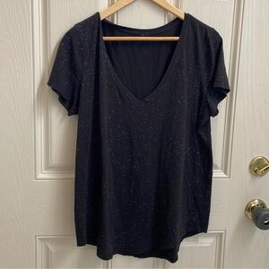 Lululemon V-Neck tee